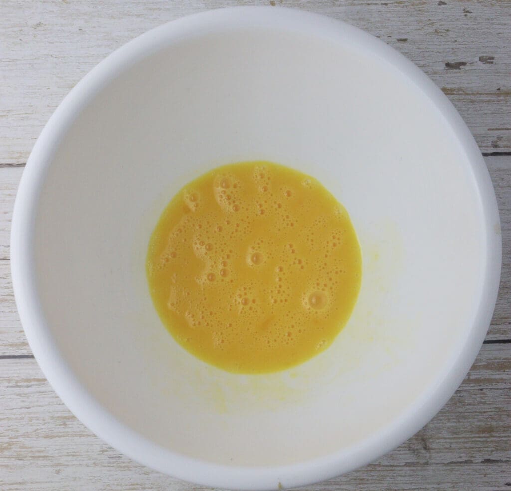 image showing how to whisk the eggs